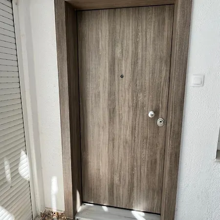 Cosy New Неа-Миханиона